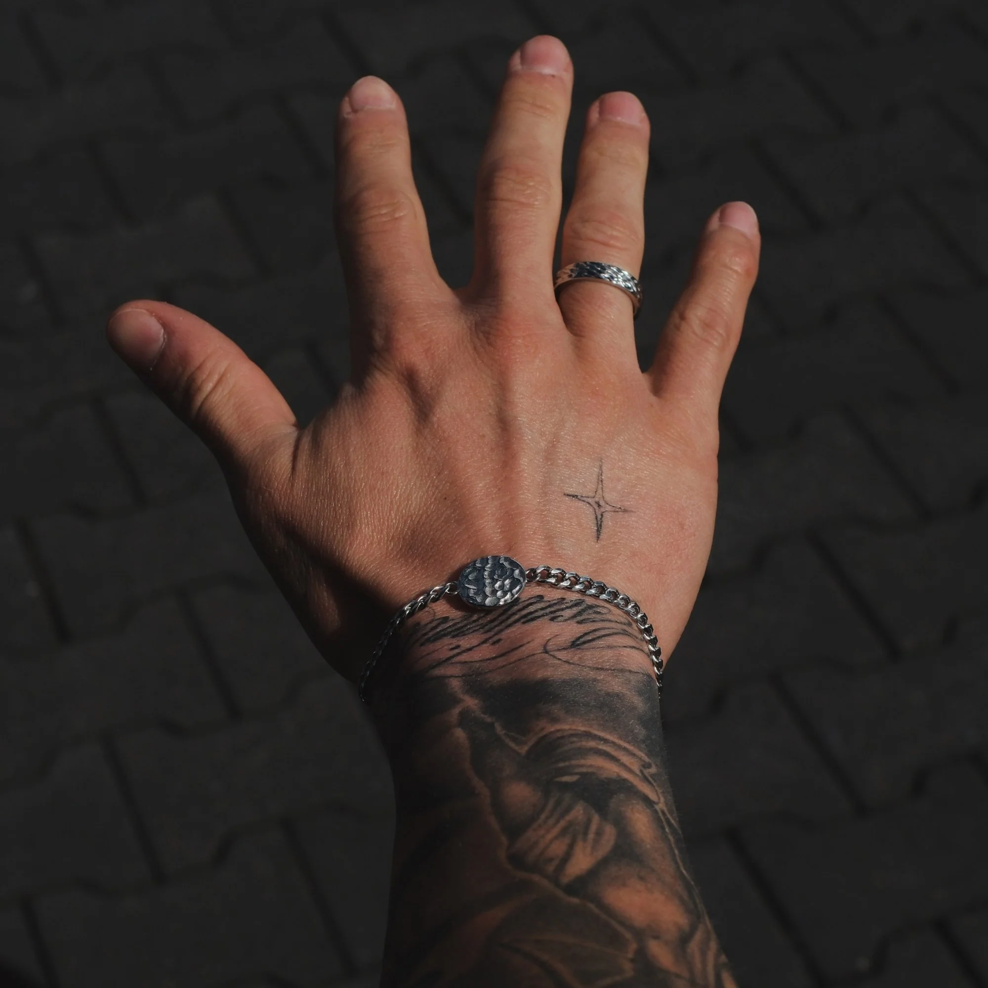 Thumb 4